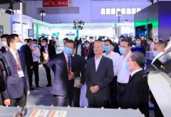 中国首款续航超1000公里液氢重卡亮相世界智能网联汽车大会 福田欧曼抢占新能