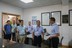 省住建厅调研组一行到市城建档案馆调研城建档案利用工作
