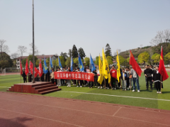 “三月学雷锋植树 让绿色充满校园”---新店坪镇中学开展志愿植树活动