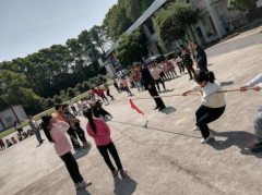力拔山兮气盖世，师生上阵齐争锋--双峰县石牛乡常汉片金田学校举行拔河比赛