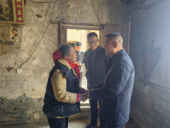 邹江山、曾琴夫妇：新春归梓里，爱心帮扶行