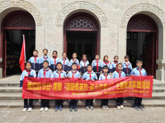 金月小学举行“清明祭英烈·薪火传童心”主题活动