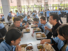 全力守护学生“舌尖上的幸福” ——市教育局领导深入衡阳市外国语学校开展随访督导