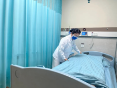 解码“最美护士”邱乐的多面守护人生：乐在护理，精益求精