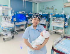 【衡阳市妇幼保健院“三十年奉献奖”获奖代表】 暖箱旁的三十年：记衡阳市妇幼保健院护士肖平香的 “生命护航”岁月