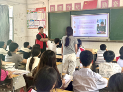 名师送教进校园 心理课堂润心田