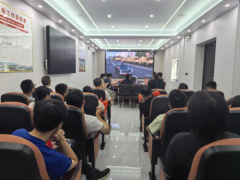 归阳镇机关干部集中观看纪念中国人民抗日战争暨世界反法西斯战争胜利80周年阅兵式