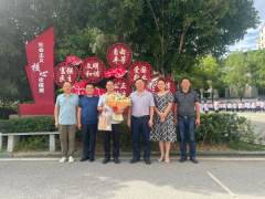 常宁市领导教师节前夕慰问合江中学教师 致敬教育耕耘者