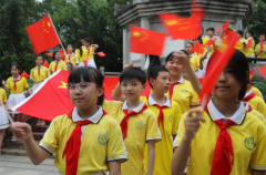 雁峰区四百学子同唱《我和我的祖国》 深情祝福献礼新中国76华诞