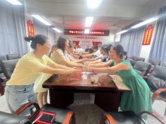 青蓝相接传薪火，同心筑梦育新人 ——学墙小学2025年下期“青蓝工程”师徒结对仪式圆满举行