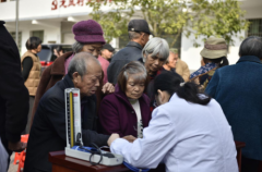 情暖重阳 中医惠民！龙凤村村民家门口享市级中医专家诊疗服务