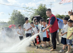 村校联动齐宣教 消防防溺共护航 —— 公益村联合公益小学开展宣教活动